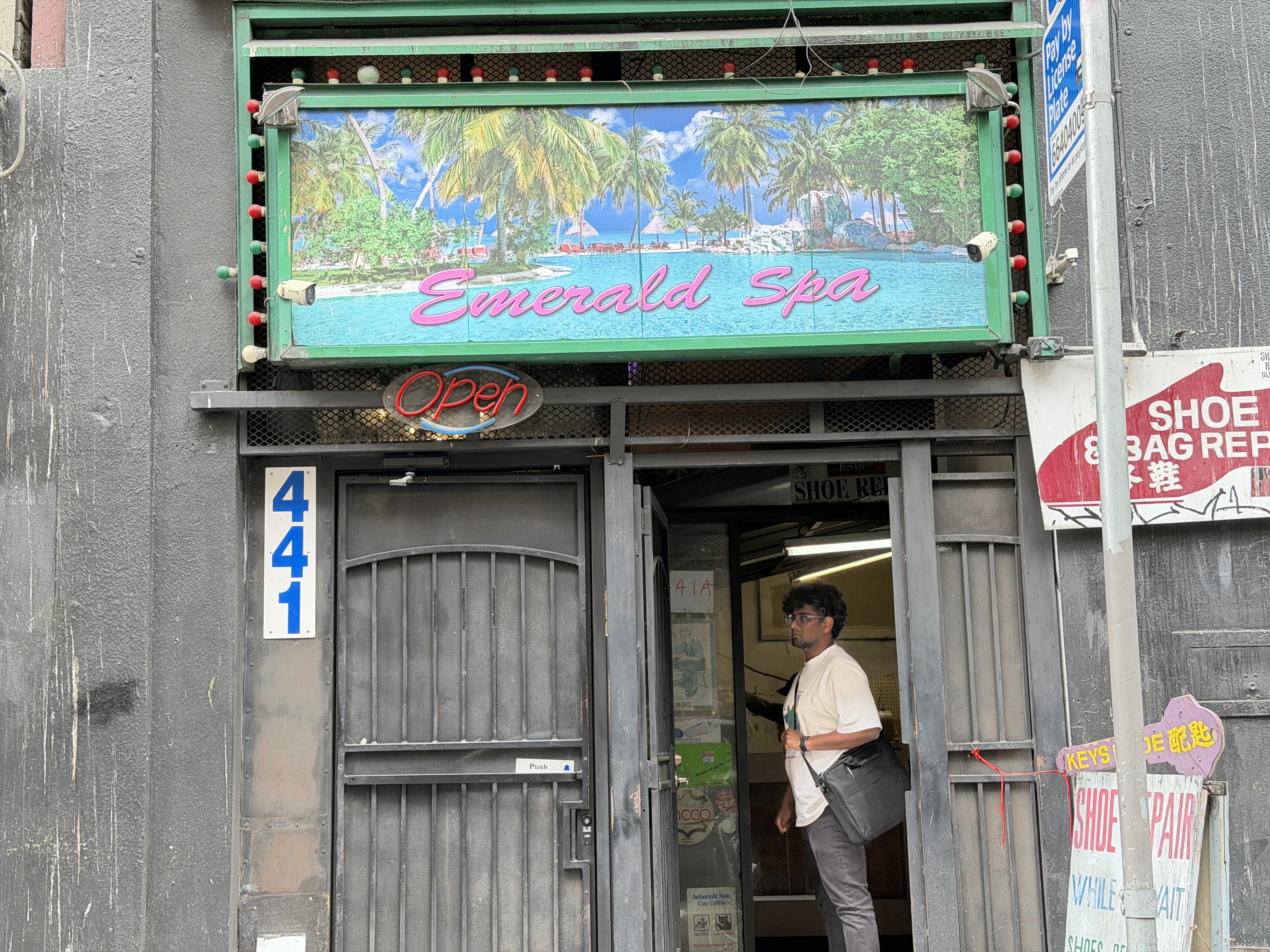 Emerald Spa Storefront